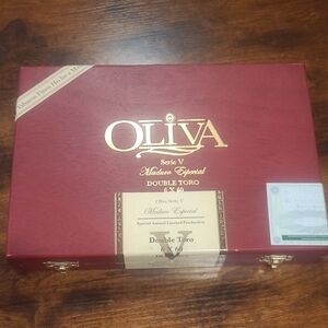 OLIVA Cigar Box
